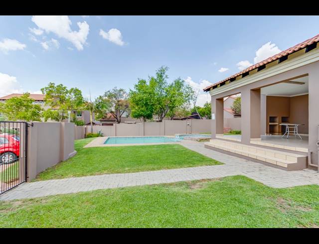 3 BEDROOM DUPLEX FOR SALE IN HALFWAY GARDENS